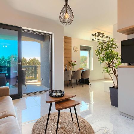 Apartment Wing 77 By Interhome Πούλα Εξωτερικό φωτογραφία
