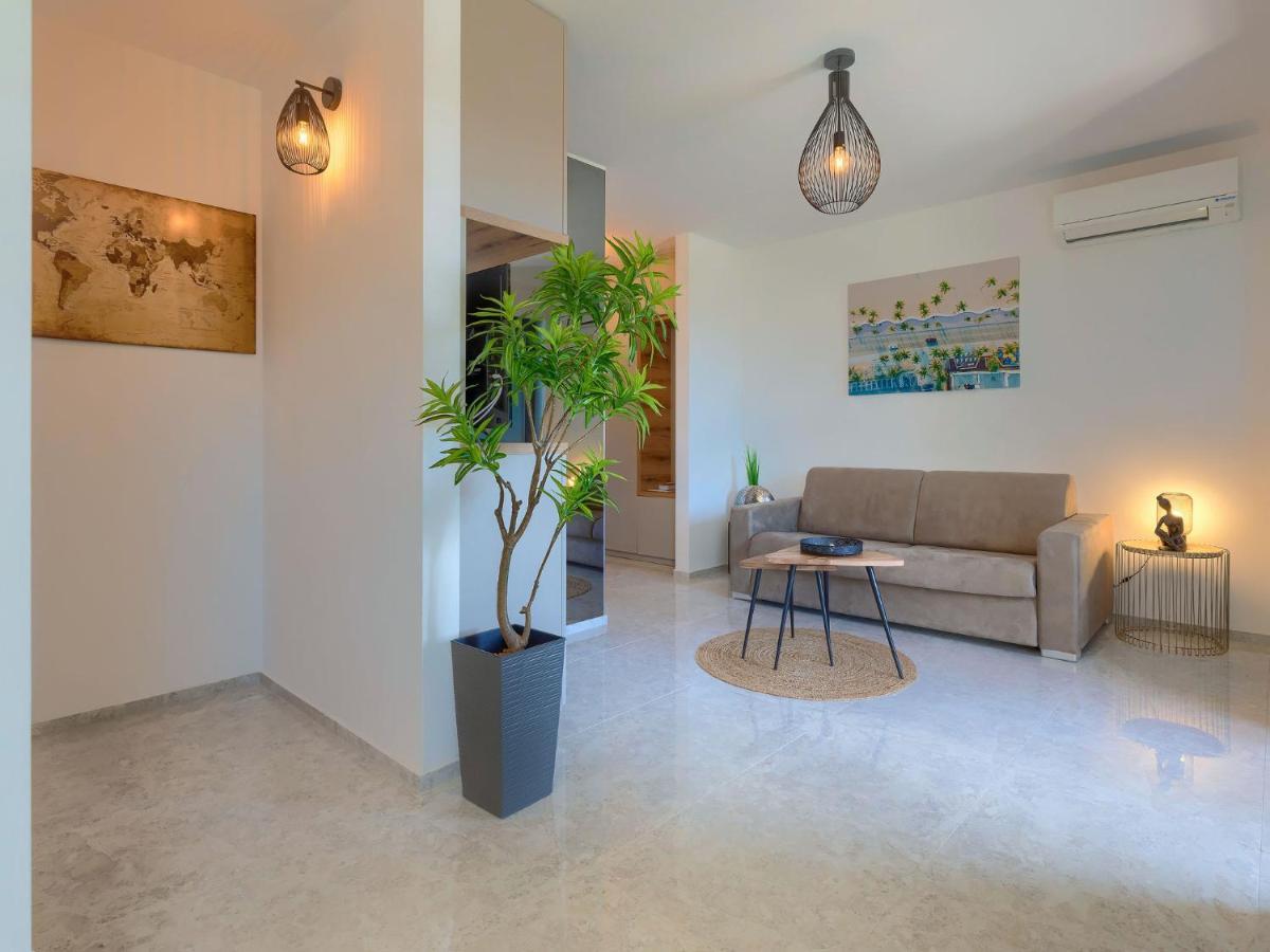 Apartment Wing 77 By Interhome Πούλα Εξωτερικό φωτογραφία