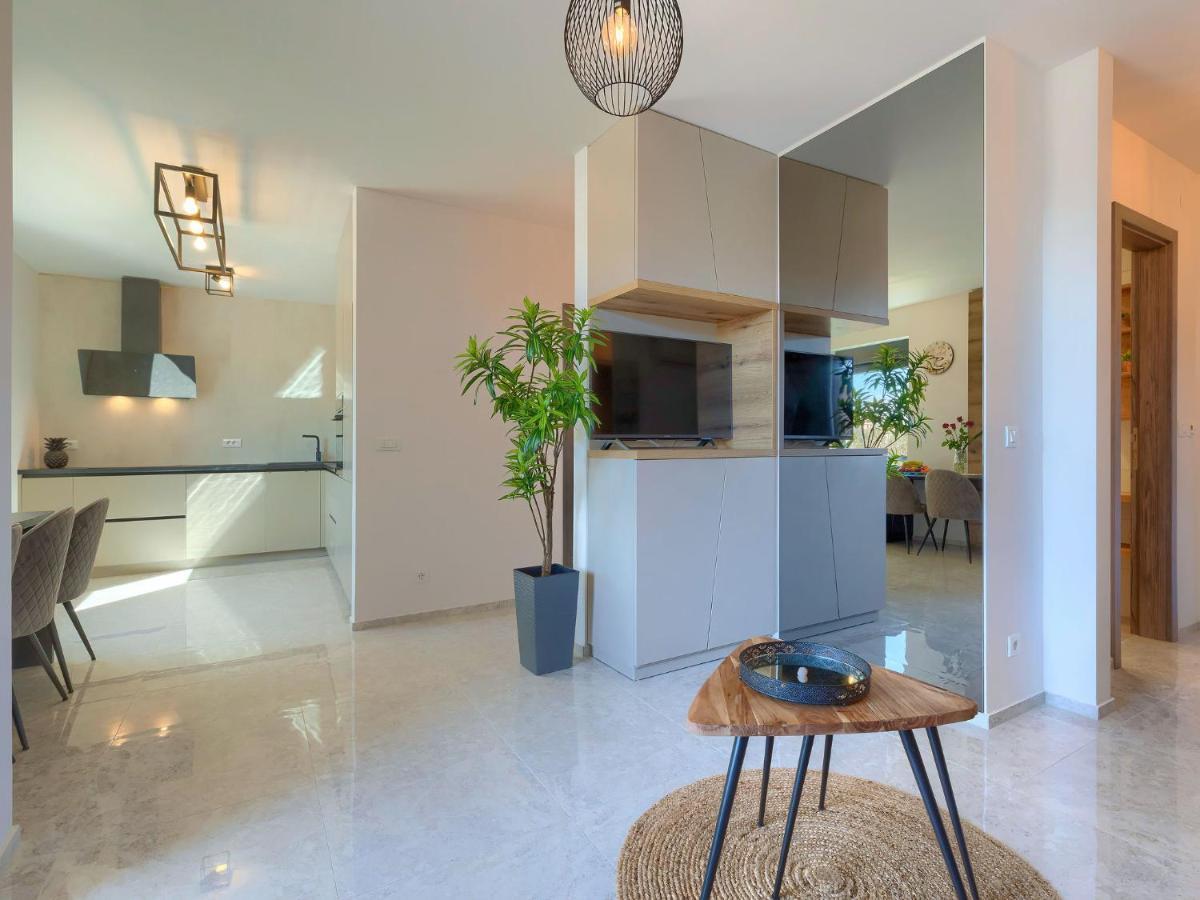 Apartment Wing 77 By Interhome Πούλα Εξωτερικό φωτογραφία
