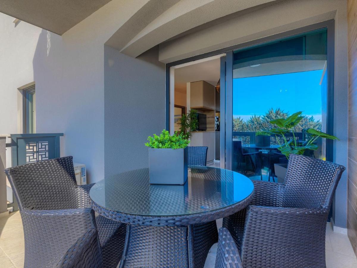 Apartment Wing 77 By Interhome Πούλα Εξωτερικό φωτογραφία